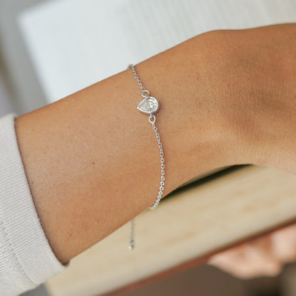 Solzen Pear Solitaire Moissanite Bracelet