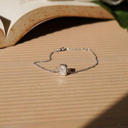 Solify Emerald Solitaire Moissanite Bracelet
