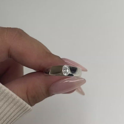 Oval moissanite signet ring